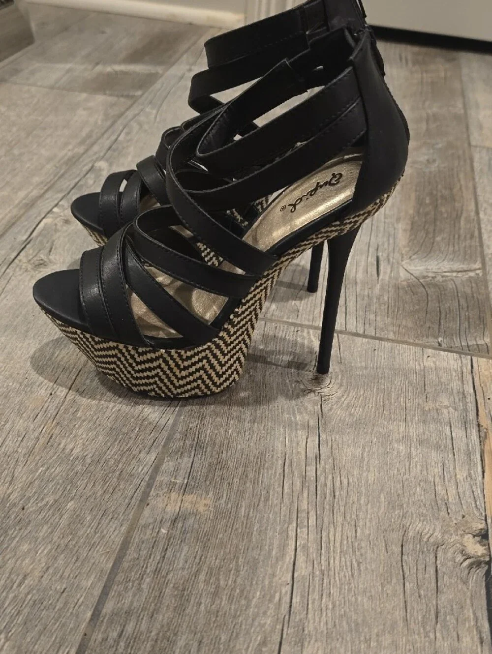 NWT Qupid Black Strappy Platform Heels with Woven Chevron Platform